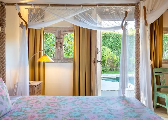 Aisis Villa *