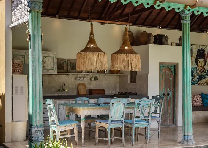 Aisis Villa *