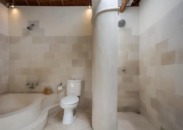Aisis Villa *